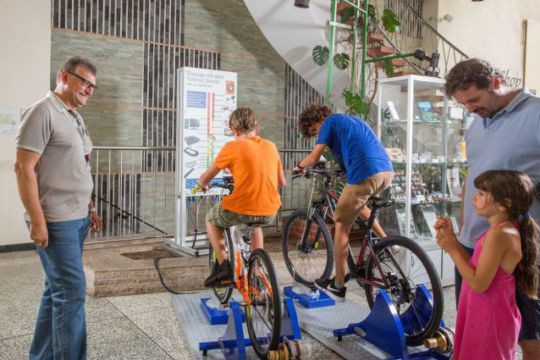 fahrradsimulatorkraftwerkybbspersenbeug-bernhard-buzin